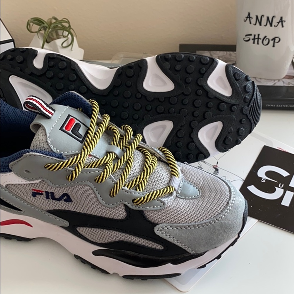 NWT Fila Ray tracer Grey - Picture 9 of 9